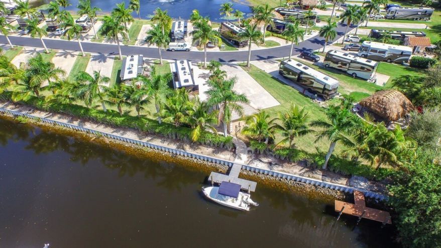 11 naples motorcoach resort boat club41