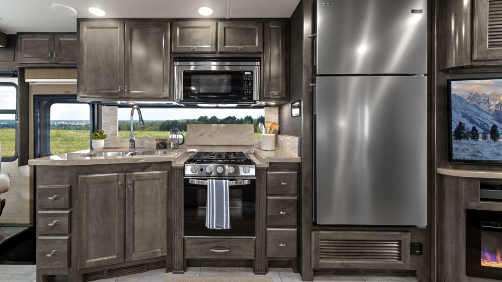 MY22 32 SA Open Road Kitchen Wide 1 Sand Bar
