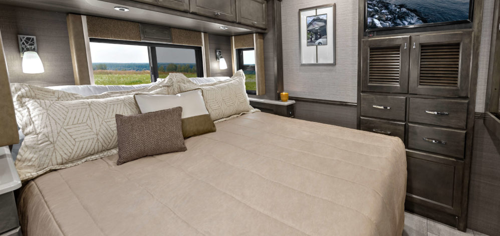 MY22 32 SA Open Road Bedroom Wide Sand Bar 1 1