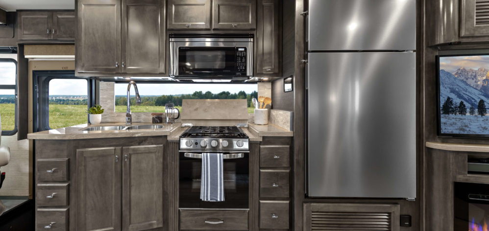 MY22 32 SA Open Road Kitchen Wide 1 Sand Bar