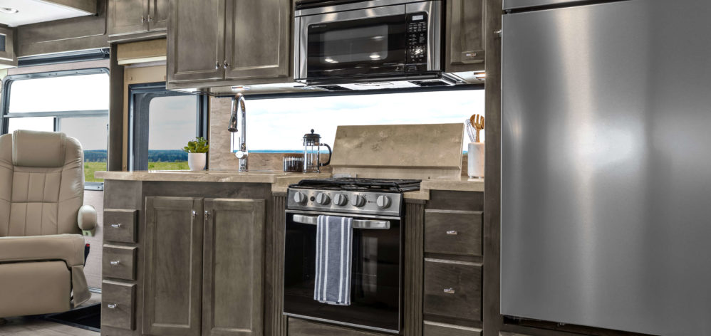 MY22 32 SA Open Road Kitchen Wide 2 Sand Bar