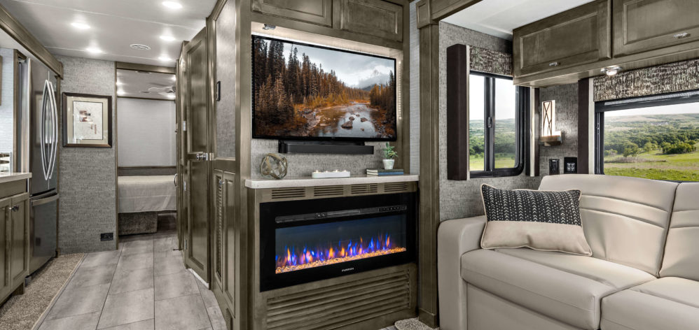 MY22 34 PA Fireplace TV City Shadow 1 1