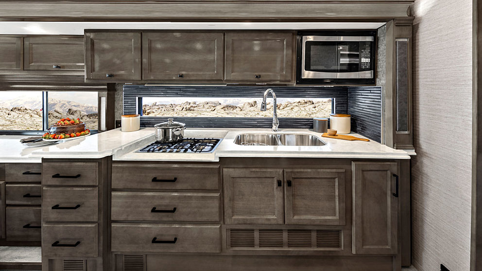 MY22 Breeze Kitchen Wide