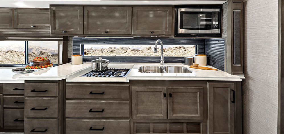 MY22 Breeze Kitchen Wide