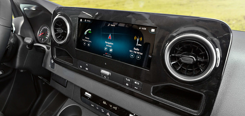 MY20 Wayfarer 25 RW 016 Dash Radio Nav 2