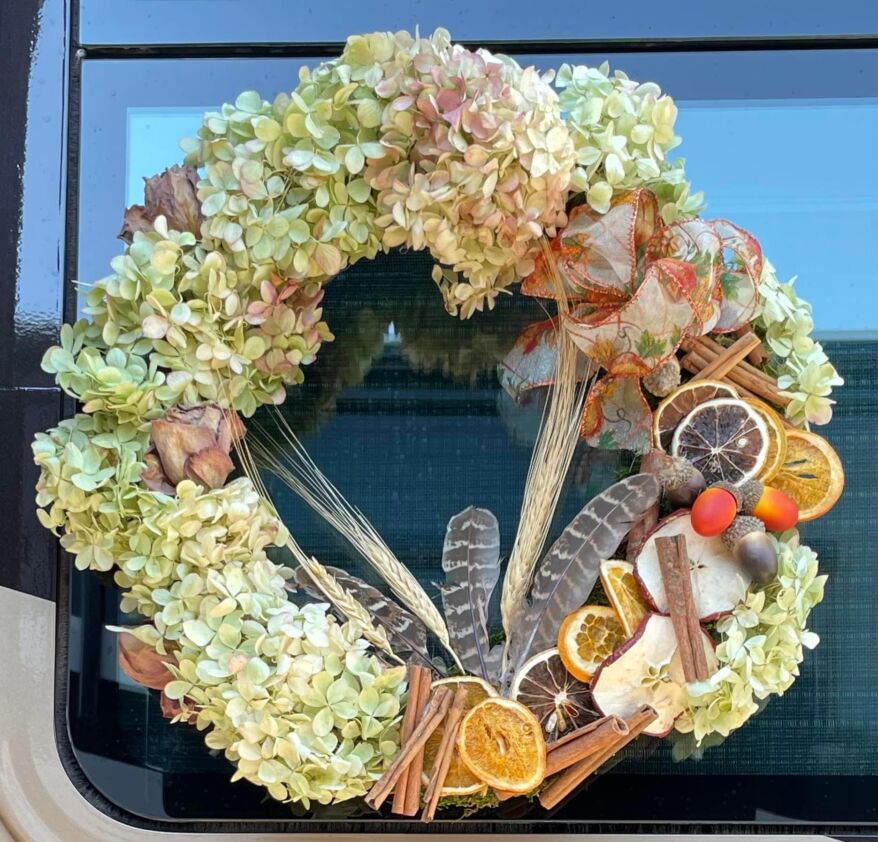 Wreath on Coach Vermont Rally