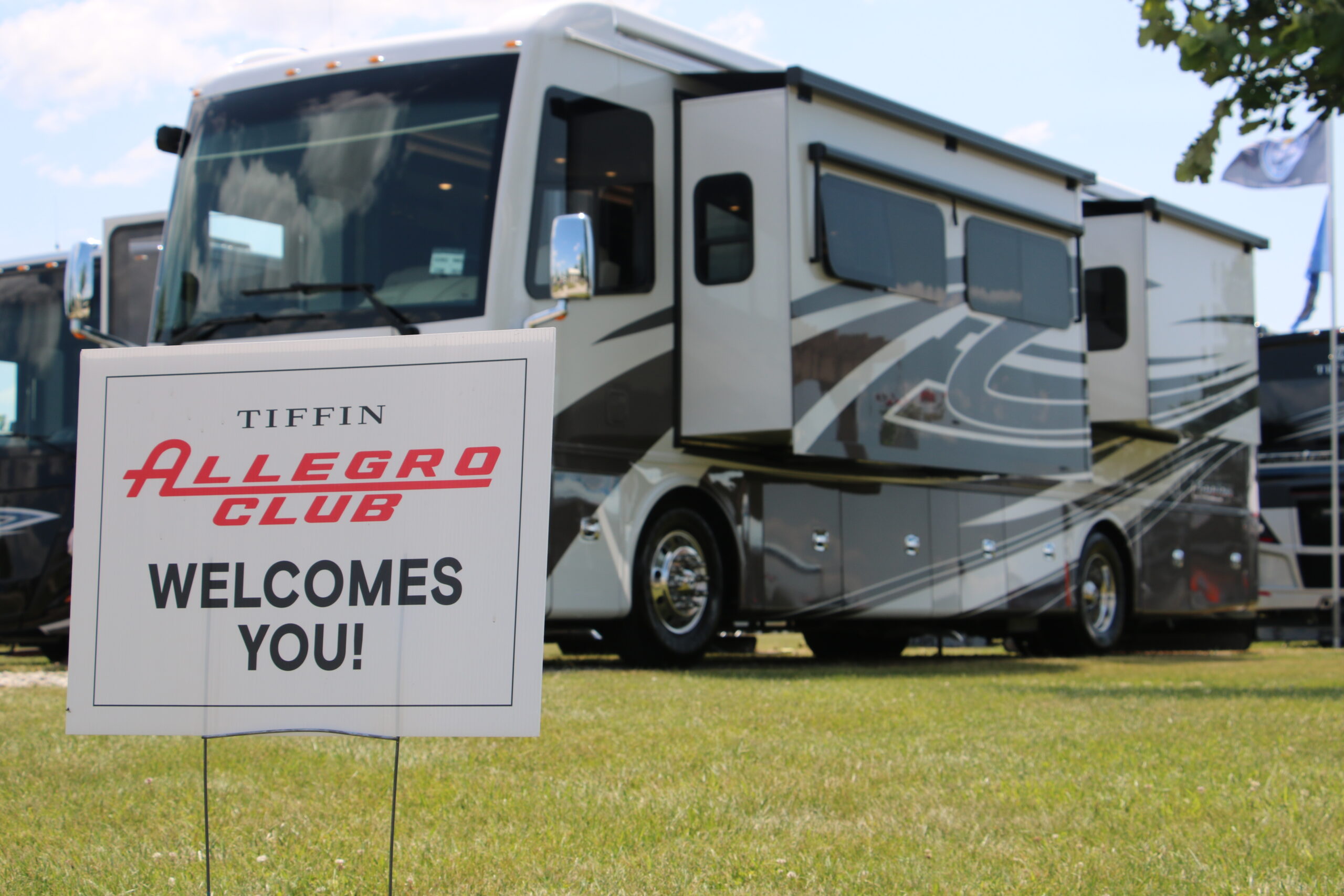 The Tiffin Allegro Club Tiffin Motorhomes
