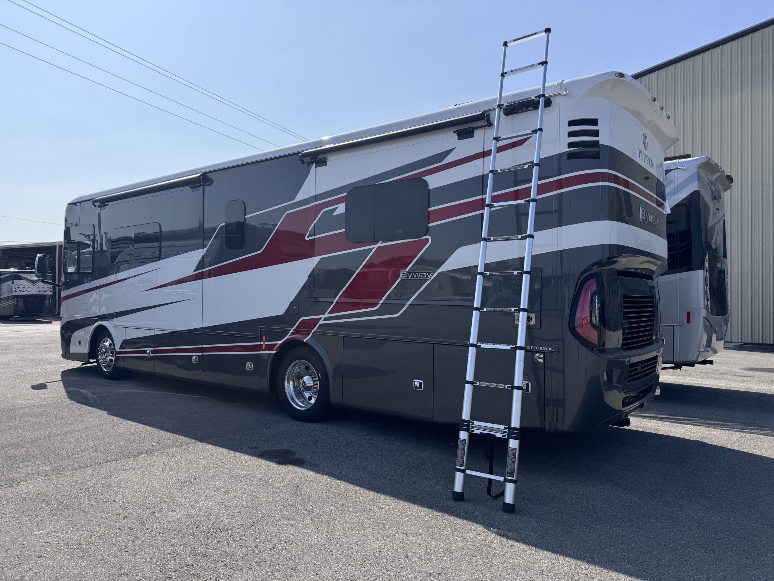 Lippert On-The-Go Telescoping Ladder