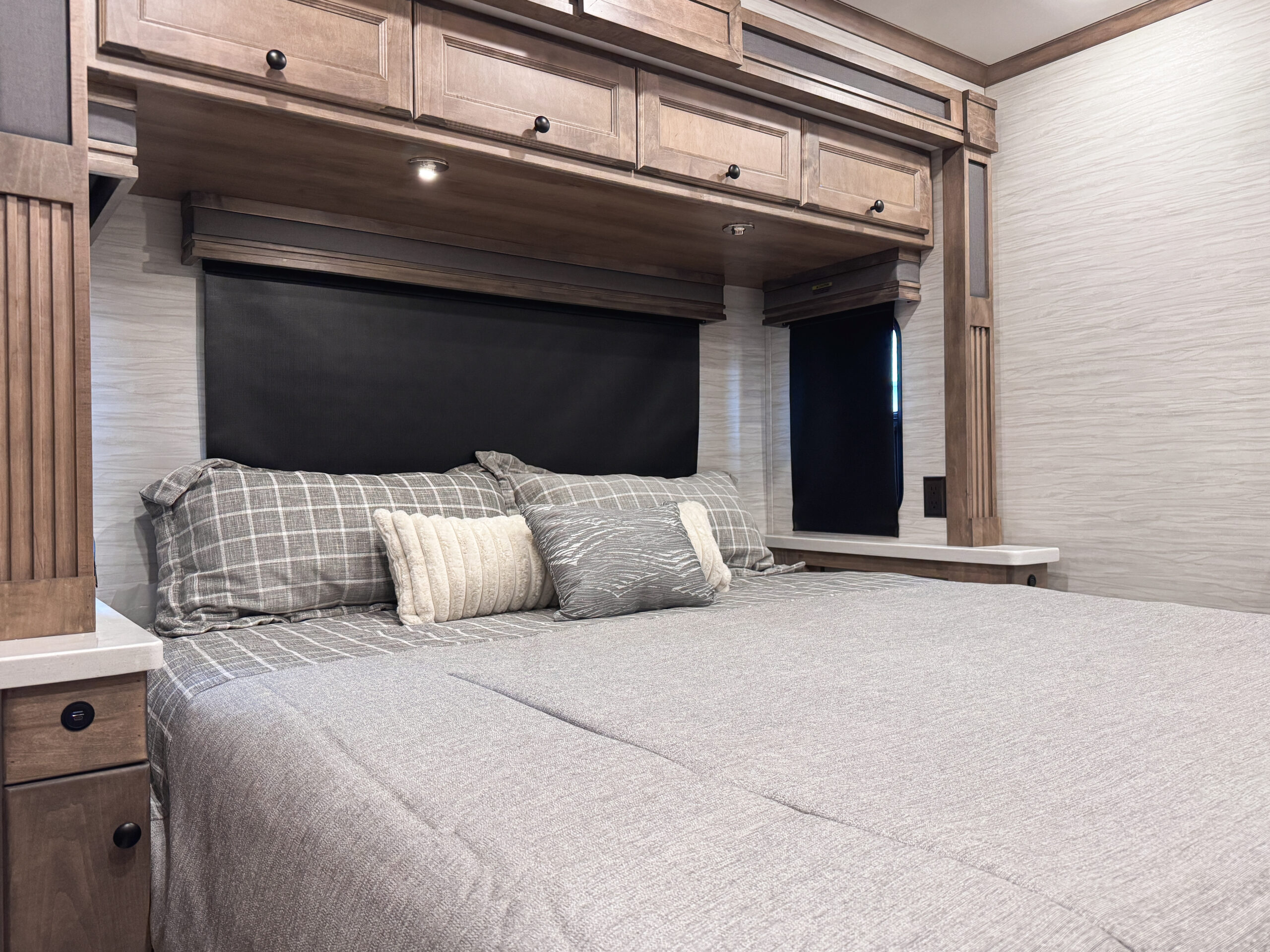 Allegro Bay 34 DB (NEW) Image