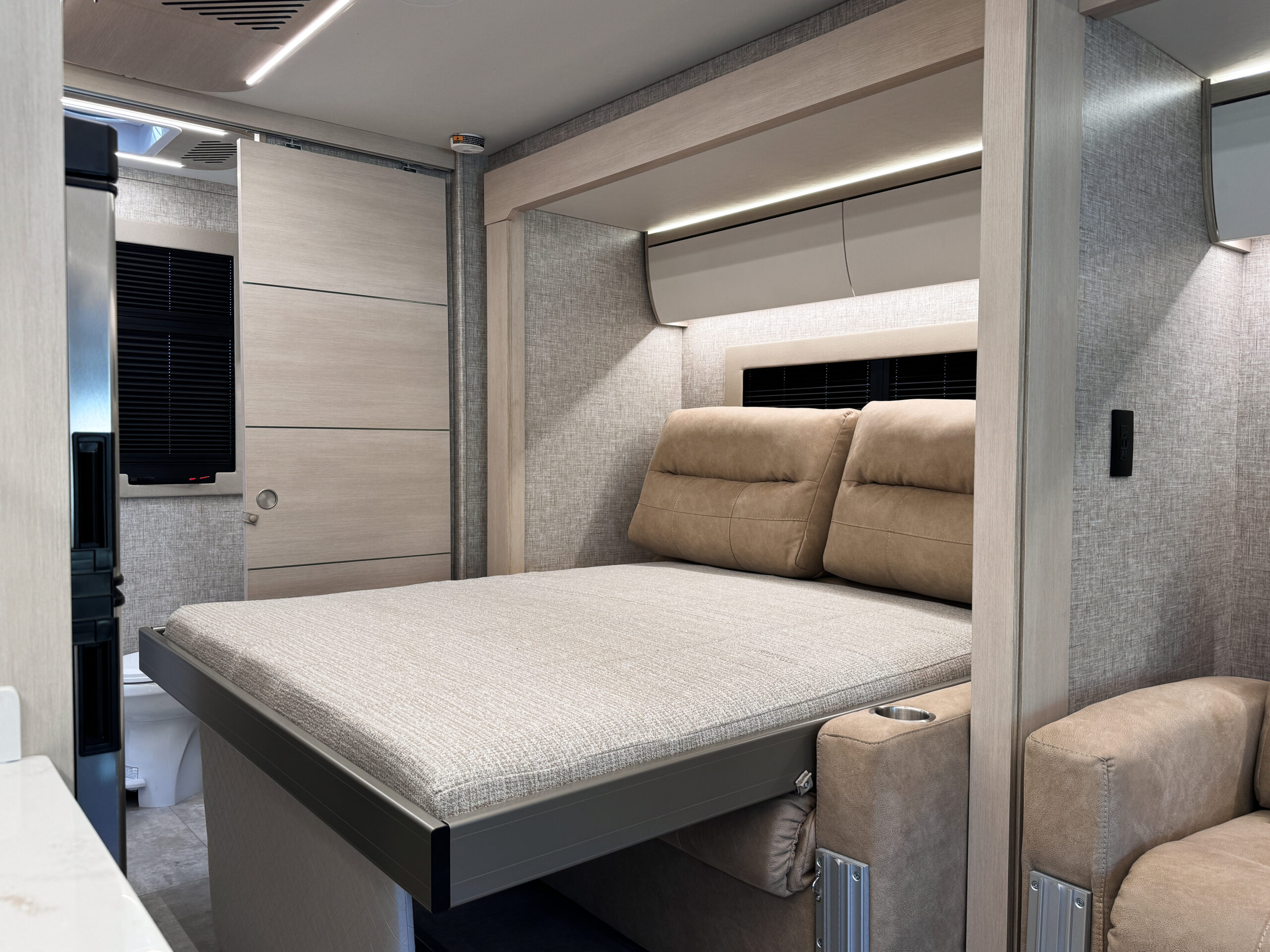  Wayfarer 25 XRW Image