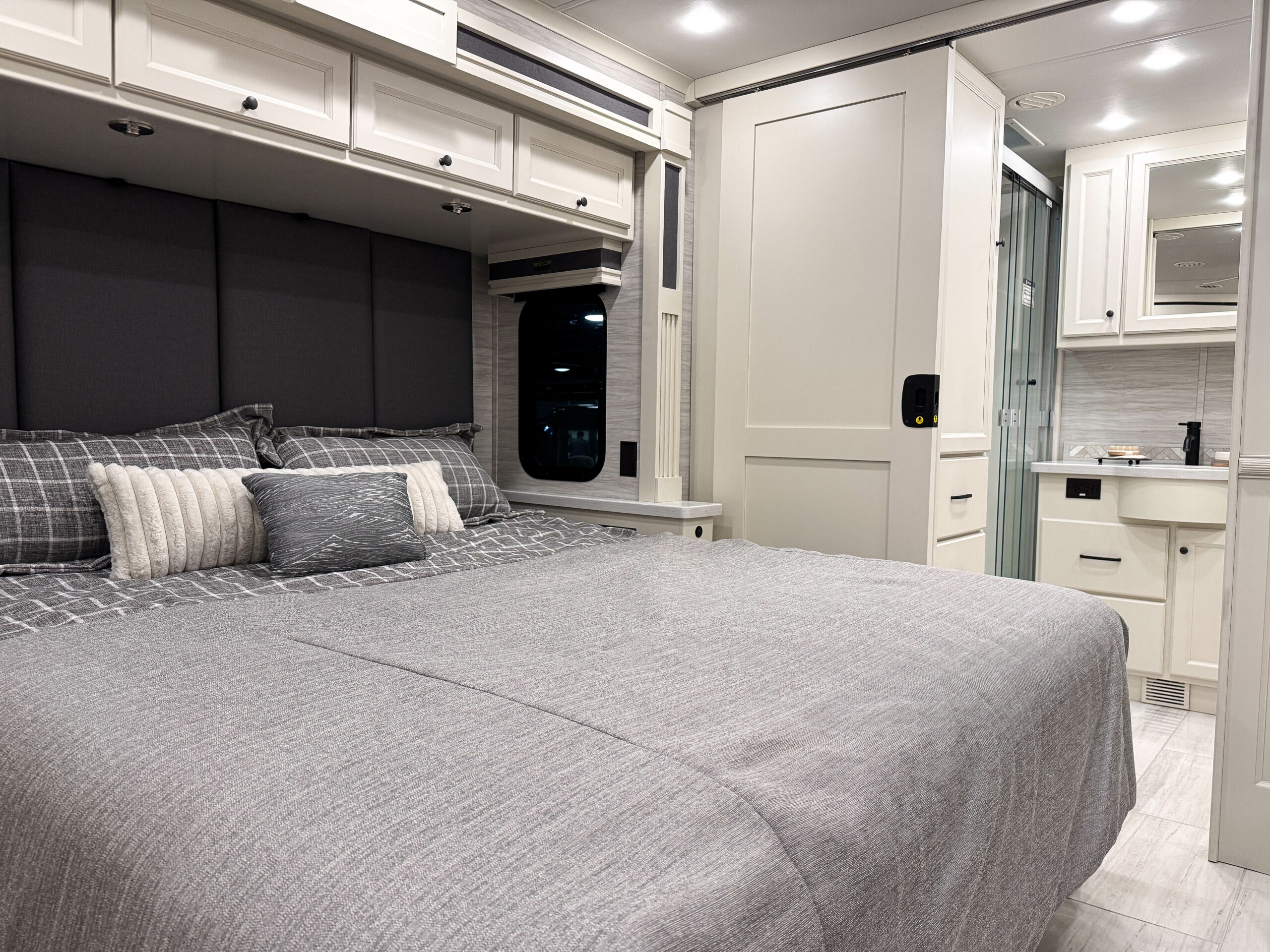 Allegro Bay 38 BB Image