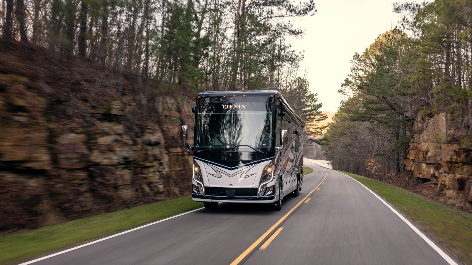 2026 Zephyr - Tiffin Motorhomes
